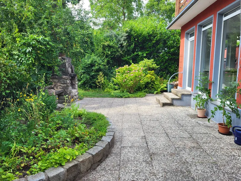 Charmante Altbauwohnung mit Wintergarten und großer Terrasse im grünen Westend — photo 1